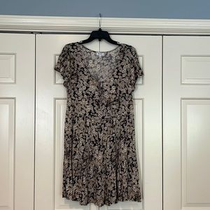 True Craft, size XL, daisy flutter- sleeve dress